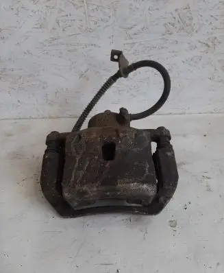 Hyundai i30 Front brake caliper
