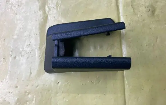 Mercedes-Benz B W245 Front passenger seat rail trim A1699191120