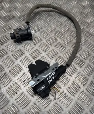 Mercedes-Benz E A207 Tailgate/trunk/boot lock/catch/latch A2047500485