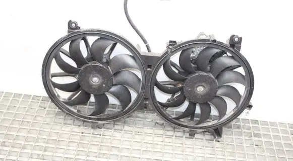 Nissan 370Z Radiator cooling fan shroud