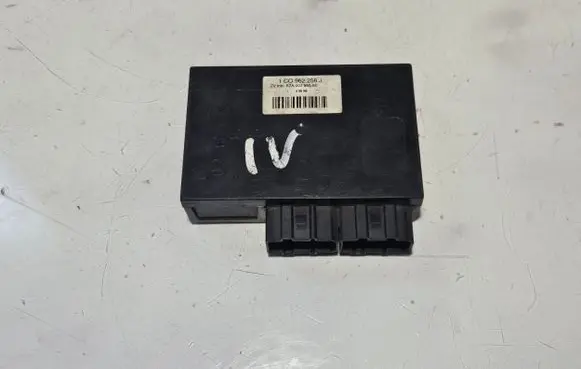 Volkswagen Golf IV Comfort/convenience module 1C0962258J