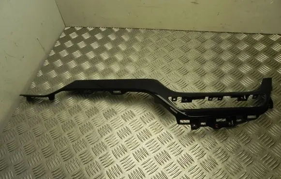 Radio/GPS head unit trim