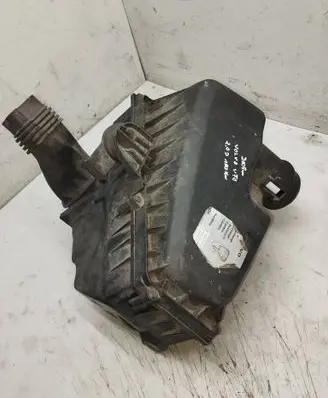 Volvo V70 Air filter box 