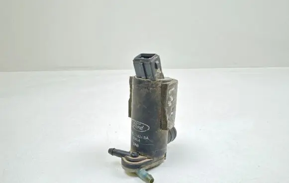 Ford Focus Windscreen/windshield washer pump 93BB17K624BA D00LA