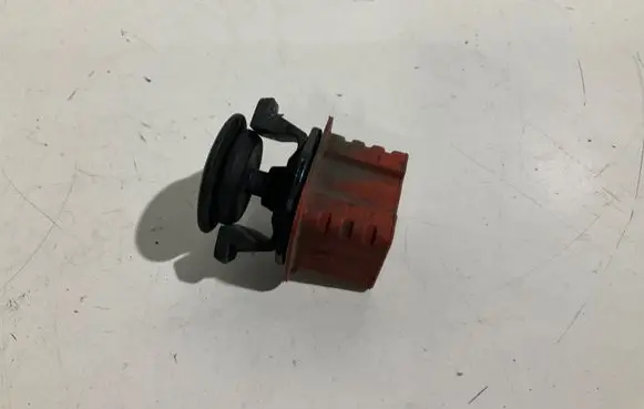 Mercedes-Benz E W211 Radiator mount bracket A2115040053