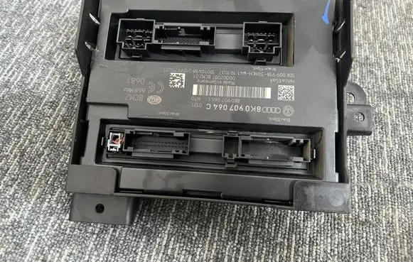 Audi A4 S4 B8 8K Comfort/convenience module 8K0907064C 00002001 5DK00991830