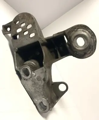 Audi A4 S4 B6 8E 8H Engine mounting bracket 8E0199351C