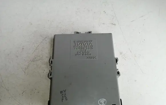 Lexus RX 330 - 350 - 400H Gateway control module 8911148110 2324005340