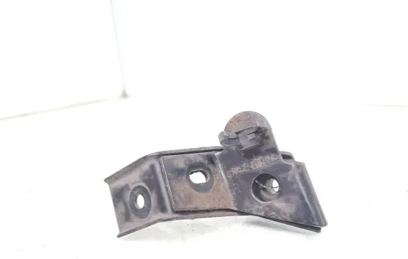 Radiator mount bracket