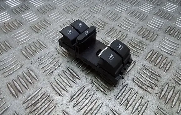 Volkswagen Tiguan Electric window control switch 5K4953857