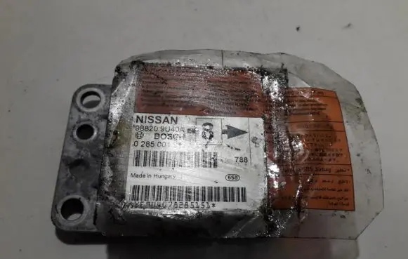 Nissan Note (E11) Airbag control unit/module 988209u40a 0285001912