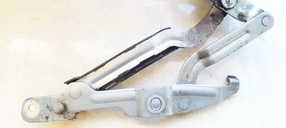 Audi A4 S4 B5 8D Tailgate/trunk/boot hinge 8D5827302C