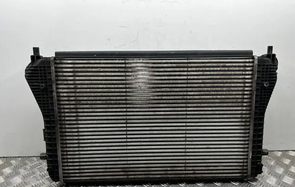 Skoda Octavia Mk2 (1Z) Intercooler radiator 1K0145803BN 30011305 1K0121345E