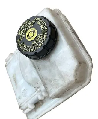 Mercedes-Benz Vito Viano W447 Master brake cylinder 32668711