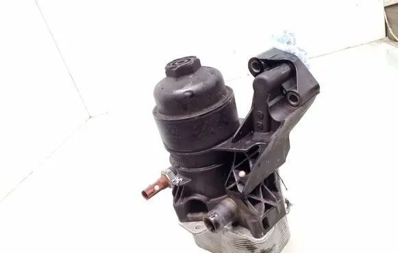 Skoda Octavia Mk3 (5E) Oil filter mounting bracket 03N115389B 03N117021 04L919081