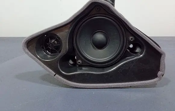 BMW X3 E83 Subwoofer speaker 9837731