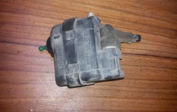 Headlight level adjustment motor