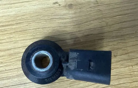 Skoda Octavia Mk2 (1Z) Detonation knock sensor 030905377