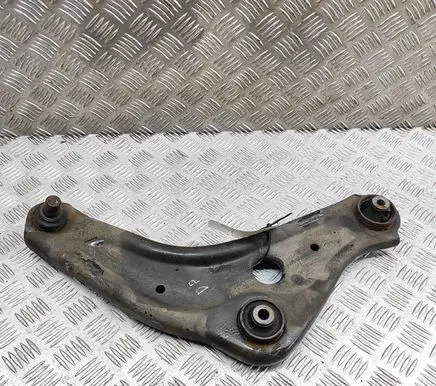 Nissan Qashqai Front lower control arm/wishbone 545004EA0B
