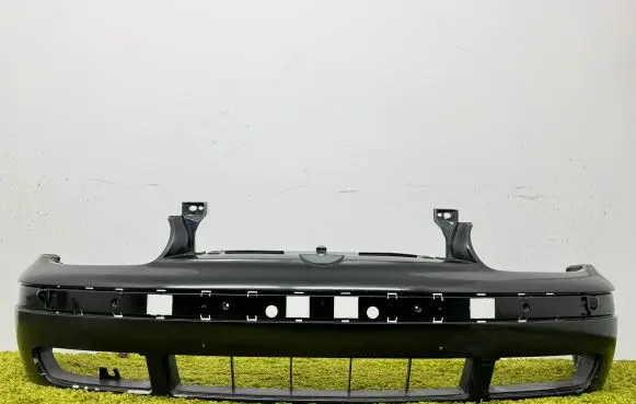 Volkswagen Golf IV Front bumper 1e0807221b