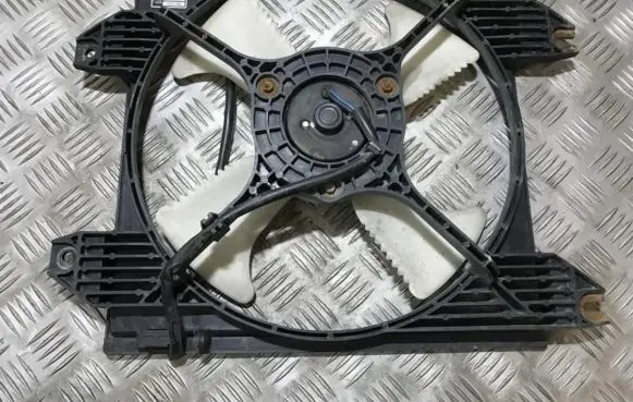 Mitsubishi Galant Radiator cooling fan shroud mr270403 csa401b007