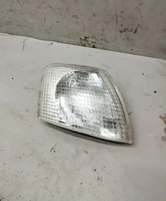 Volkswagen PASSAT B5 Front indicator light