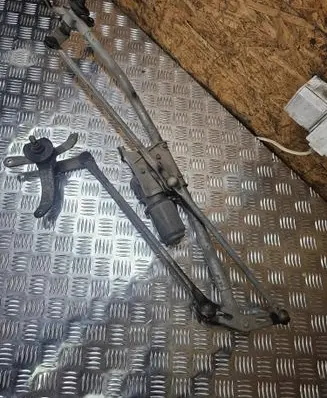 Front wiper linkage and motor