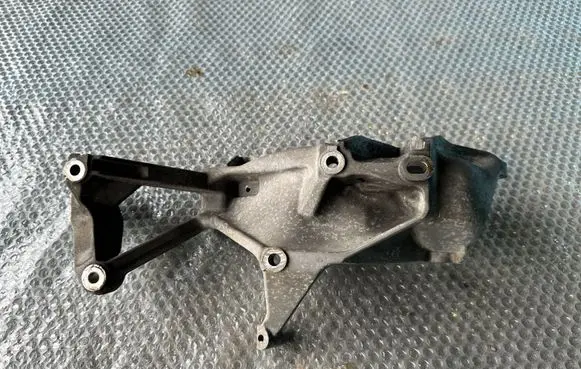 Porsche Cayenne (92A) Power steering pump mounting bracket 03H260087E