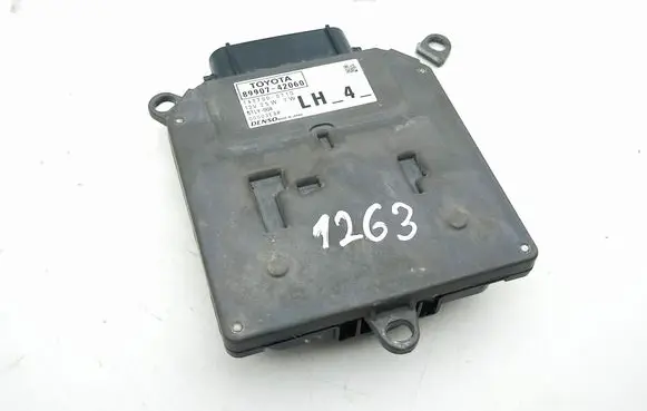 Toyota RAV 4 (XA50) LED ballast control module 8990742060 1437000710