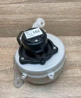Toyota Prius (XW20) Heater fan/blower 8713047070 1172002913 291