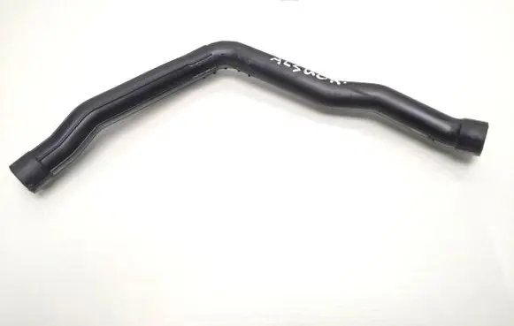 Mercedes-Benz C W204 Breather hose/pipe A6510101282
