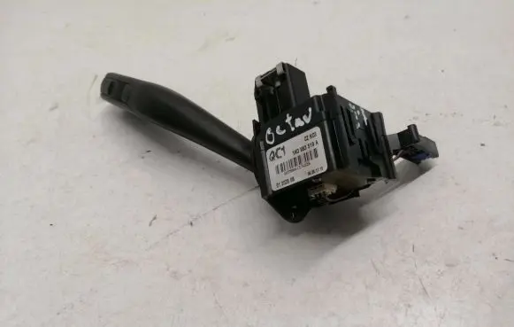 Skoda Octavia Mk2 (1Z) Wiper control stalk 1K0953519A 9066071C 90500Z10