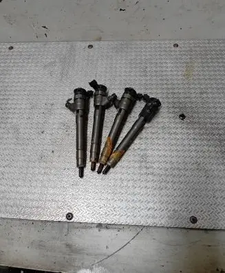 Renault Megane III Fuel injectors set 0445110414