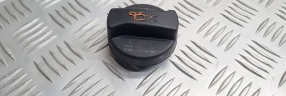 Audi A4 S4 B5 8D Oil filler cap 