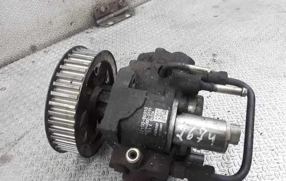 Toyota Avensis T250 Fuel injection high pressure pump 221000G010 HU2940000101
