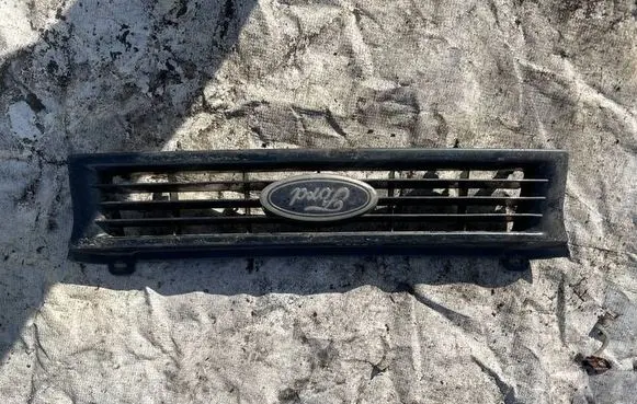 Ford Sierra Front grill 90BG8A133BBW 90bg-8a133-bbw