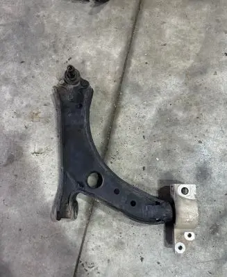 Volkswagen Golf V Front lower control arm/wishbone 1K0407190E