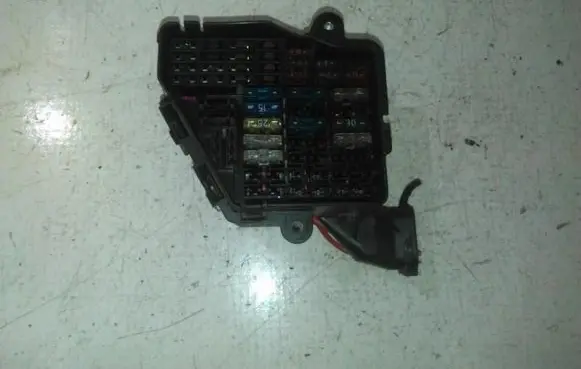 Volkswagen PASSAT B5 Fuse box set