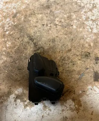 Mercedes-Benz E W211 Seat control switch 2108213851 03463815