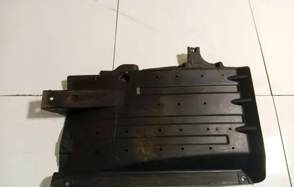 KIA Sportage Engine splash shield/under tray 841472Z000