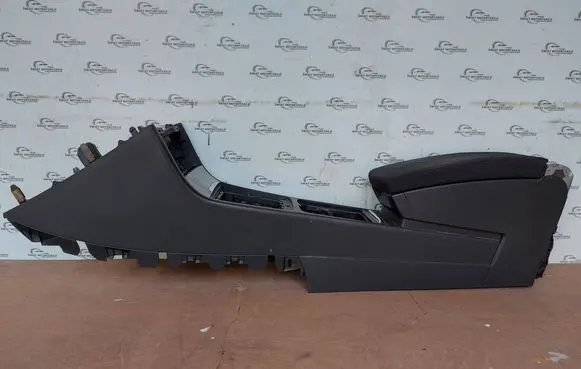 Volkswagen PASSAT B7 Center console 3C0863319AP