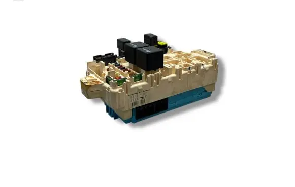 Mitsubishi Pajero Fuse module MR445951