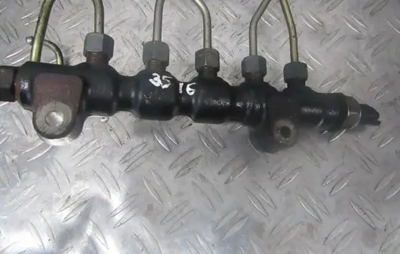 Citroen Xsara Picasso Fuel main line pipe 9654592680 9526834233