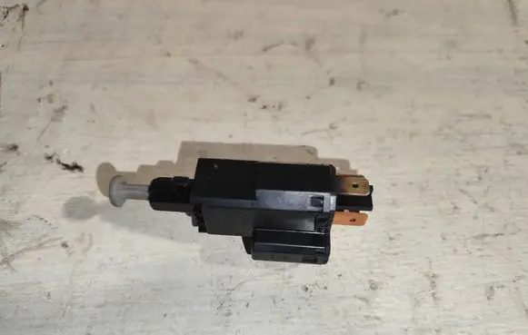 Opel Astra G Brake pedal sensor switch 09132299 09175185