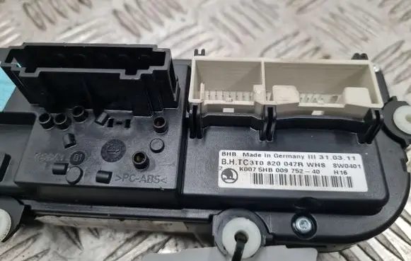 Skoda Octavia Mk2 (1Z) Climate control unit 3T0820047R