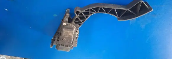 Ford Focus C-MAX Accelerator throttle pedal 4M519f836ah