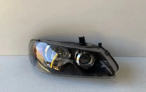 Nissan Almera N16 Headlight/headlamp 10016391