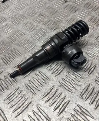 Skoda Octavia Mk2 (1Z) Fuel injector 038130073AG