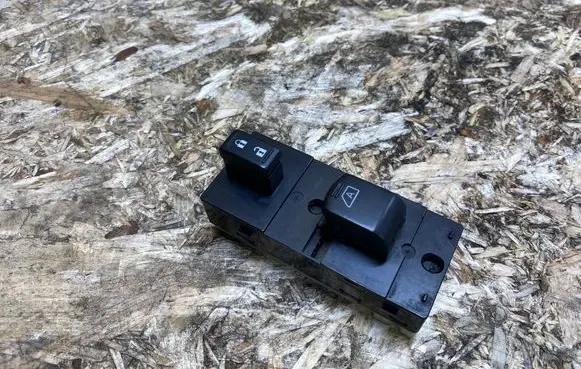 Infiniti G37 Electric window control switch 25411JL40C