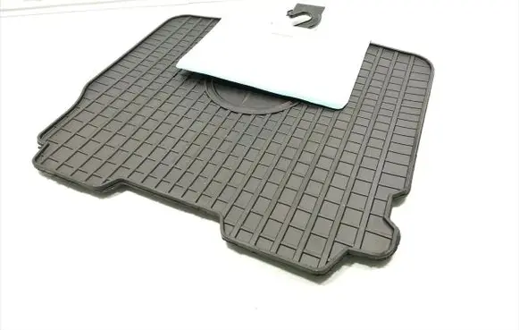 Mercedes-Benz CLS C219 Rear floor mat Q38080018